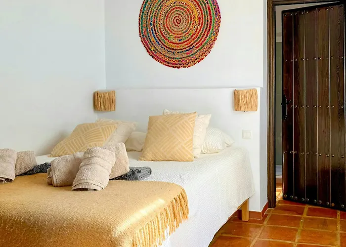 度假居 Andalusian House With Pool Near *